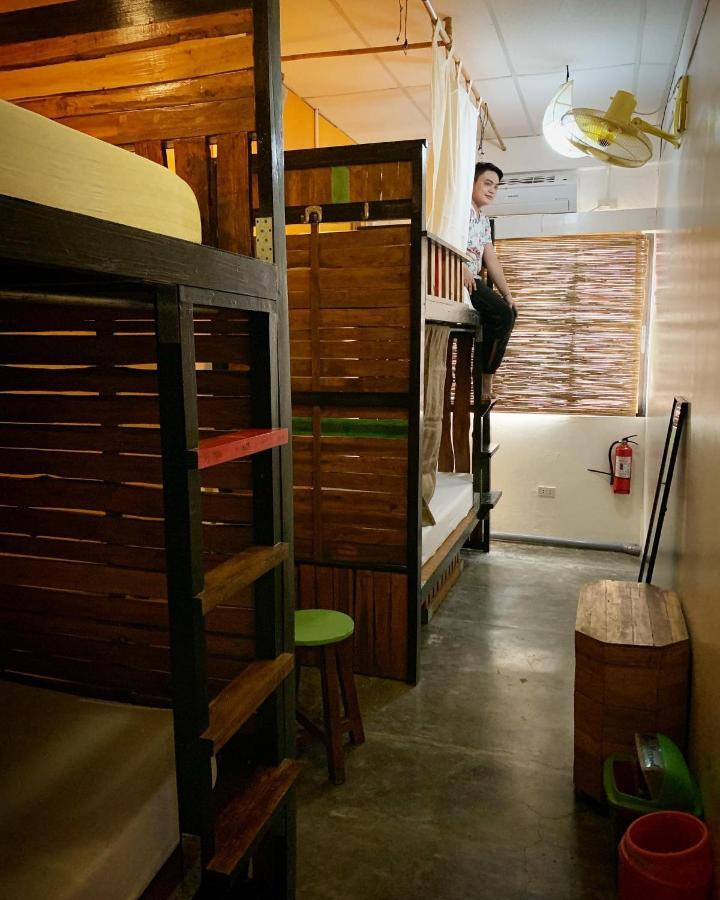 Moon Fools Hostel Panglao Eksteriør billede